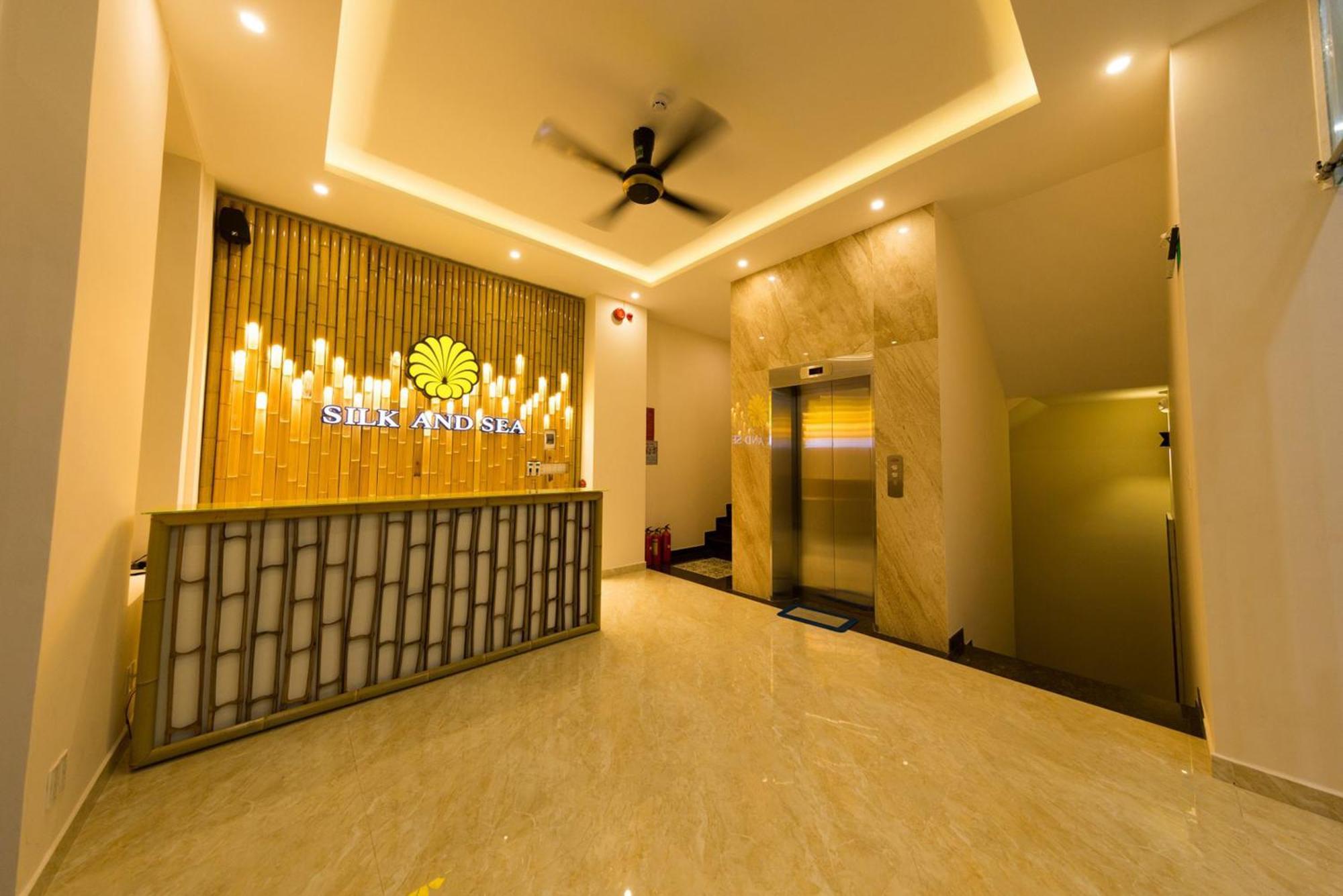 Silk And Sea Hotel Tan Thanh Bagian luar foto