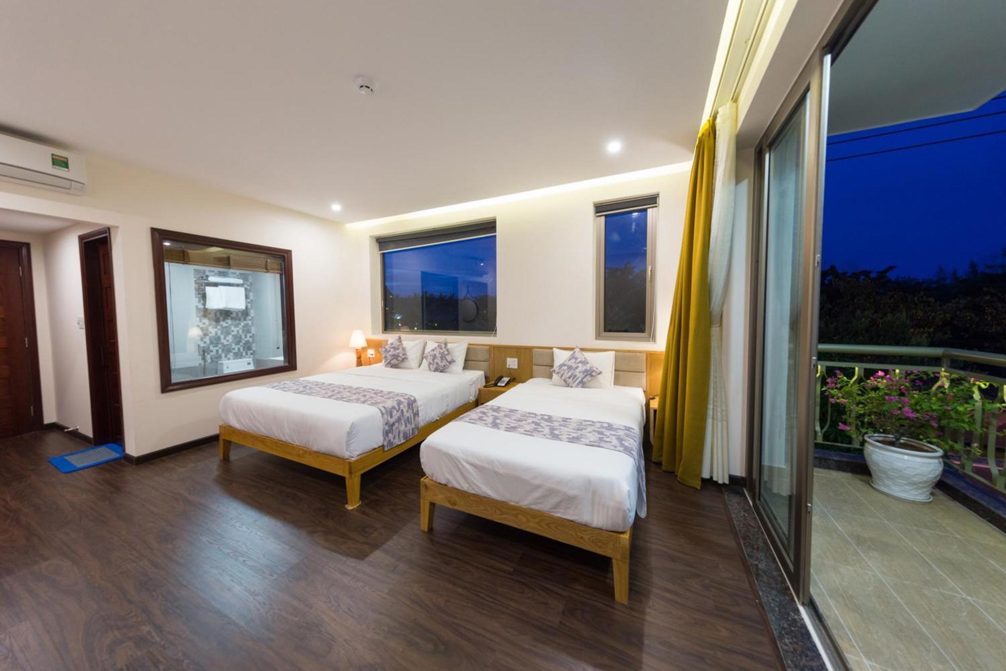 Silk And Sea Hotel Tan Thanh Bagian luar foto