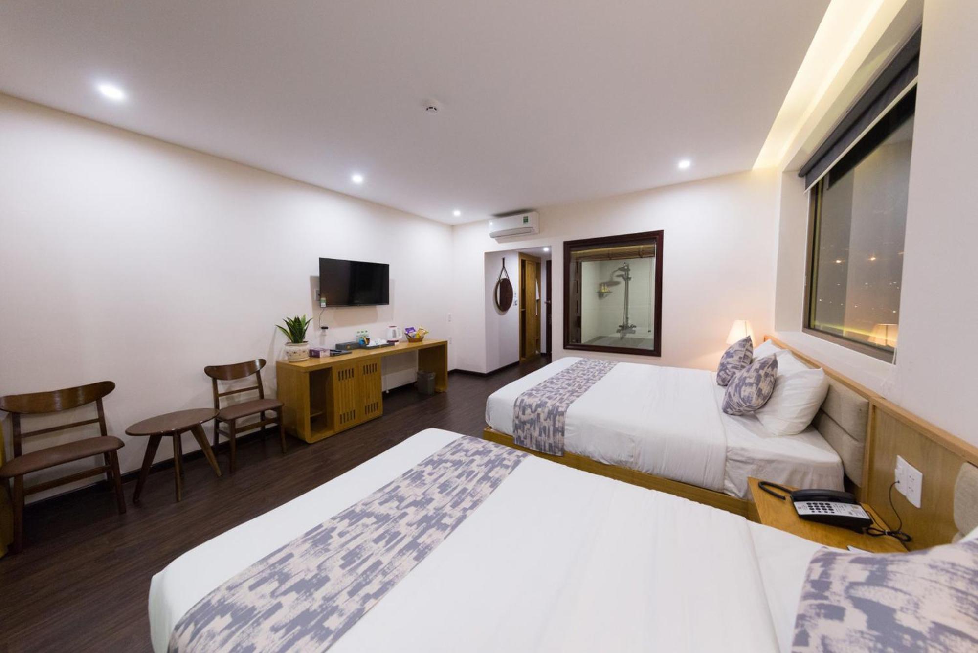 Silk And Sea Hotel Tan Thanh Bagian luar foto