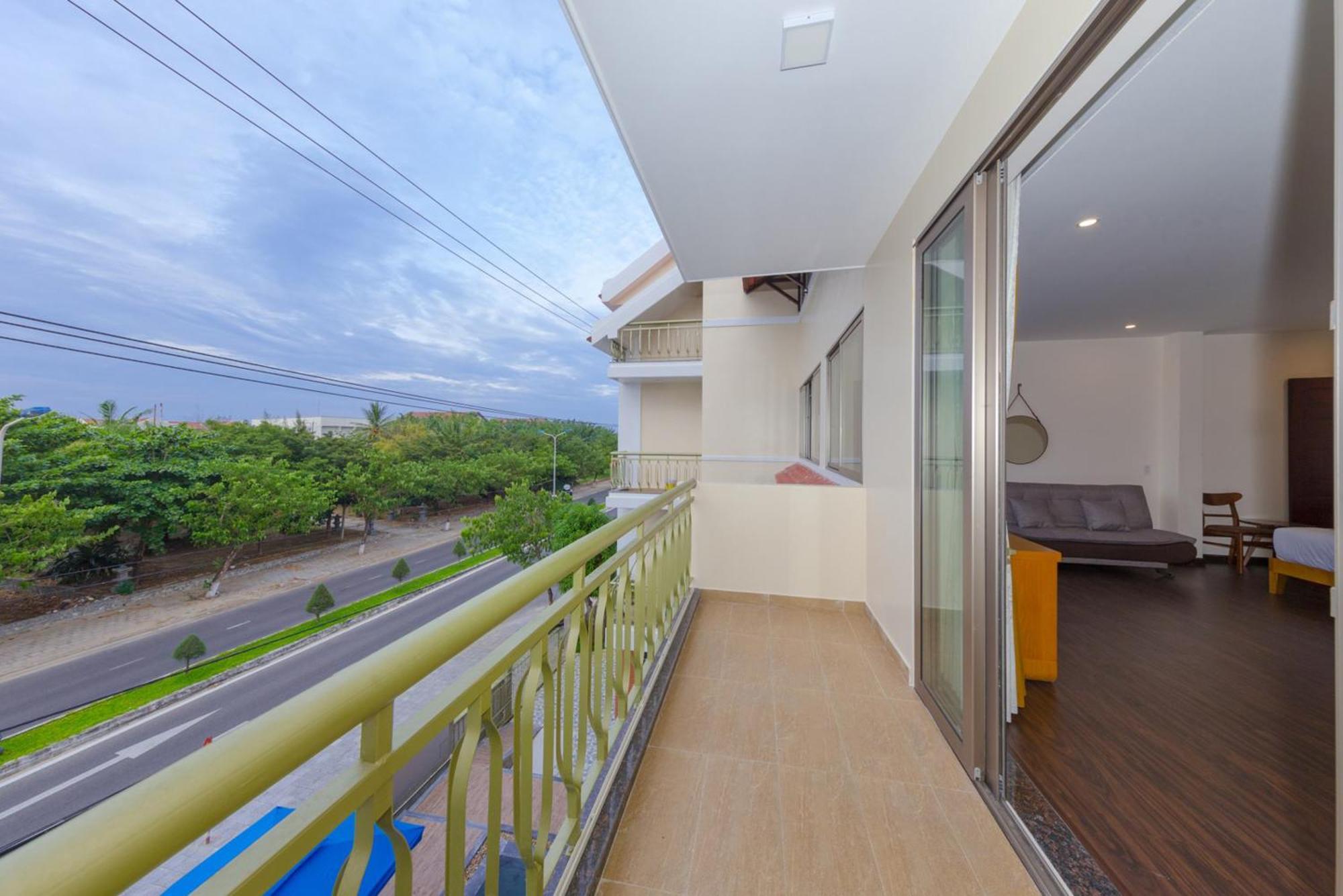 Silk And Sea Hotel Tan Thanh Bagian luar foto